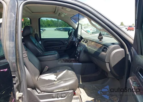 2013 GMC Yukon Xl 1500 Denali z USA, uszkodzony, nr VIN 1GKS1MEF4DR146904